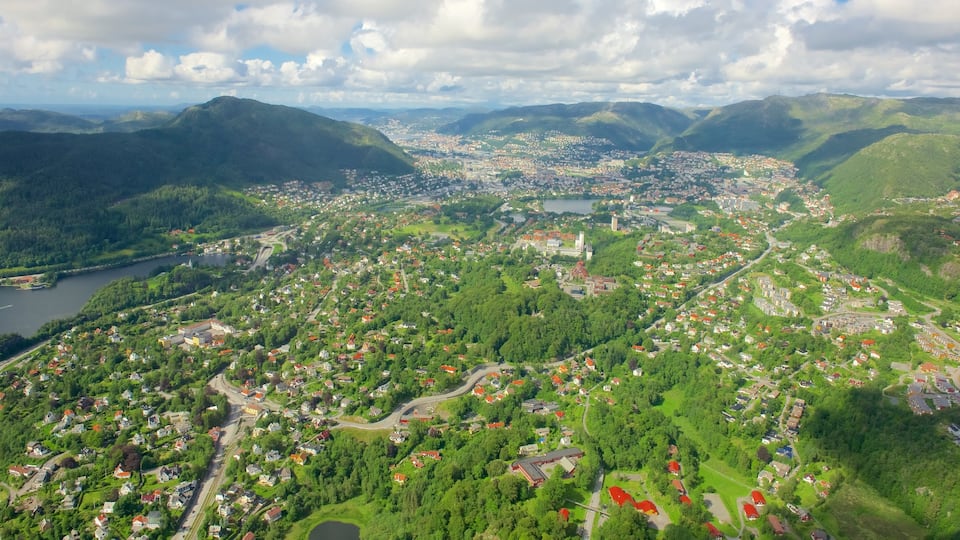 Bergen which includes a monument
