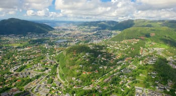 Bergen mettant en vedette ville