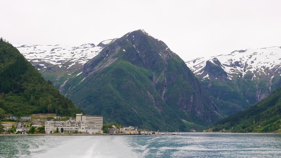 Sogne Fjord featuring general coastal views and mountains