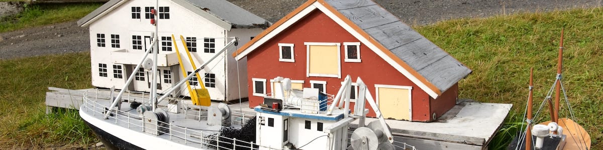 Norwegian Fishing Village Museum welches beinhaltet Outdoor-Kunst