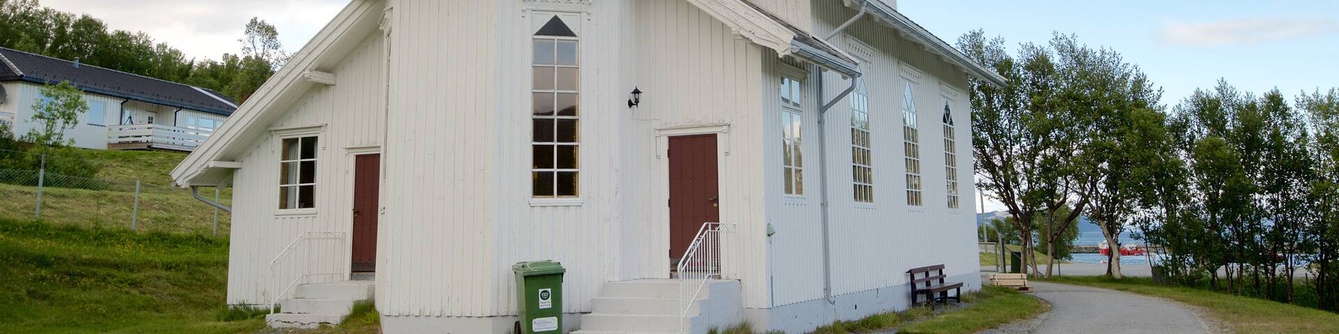 Kvalsund Church featuring heritage architecture