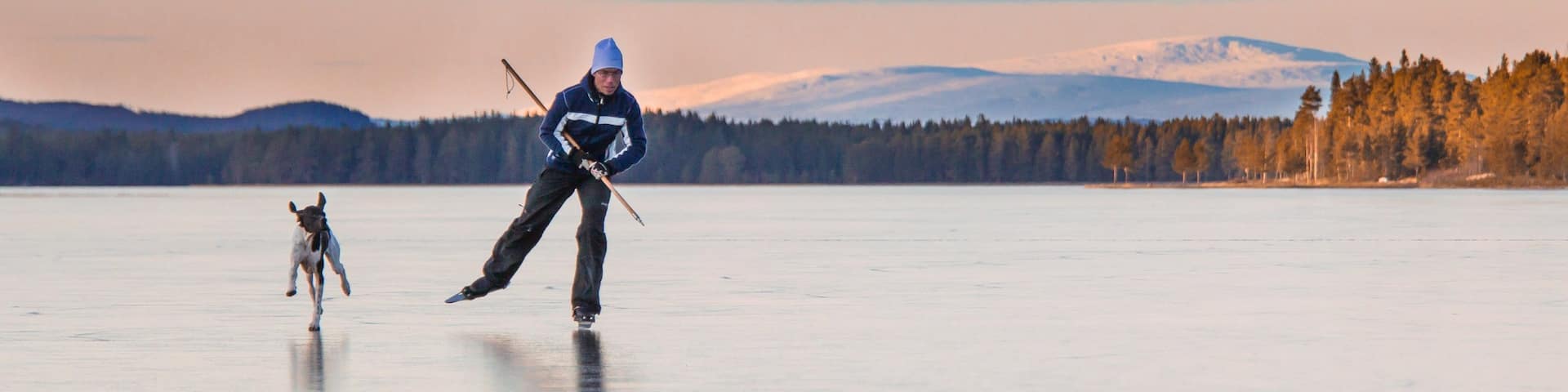 Vemdalen showing ice skating and a sunset