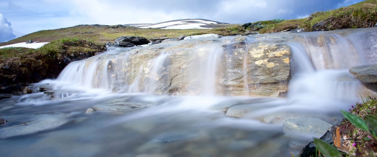 Abisko toont een rivier of beek