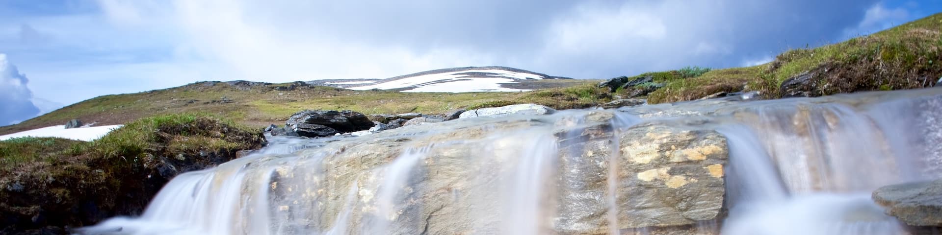 Abisko showing a river or creek