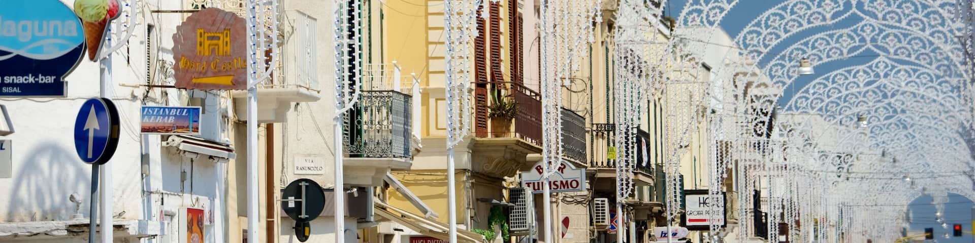 Polignano a Mare showing modern architecture