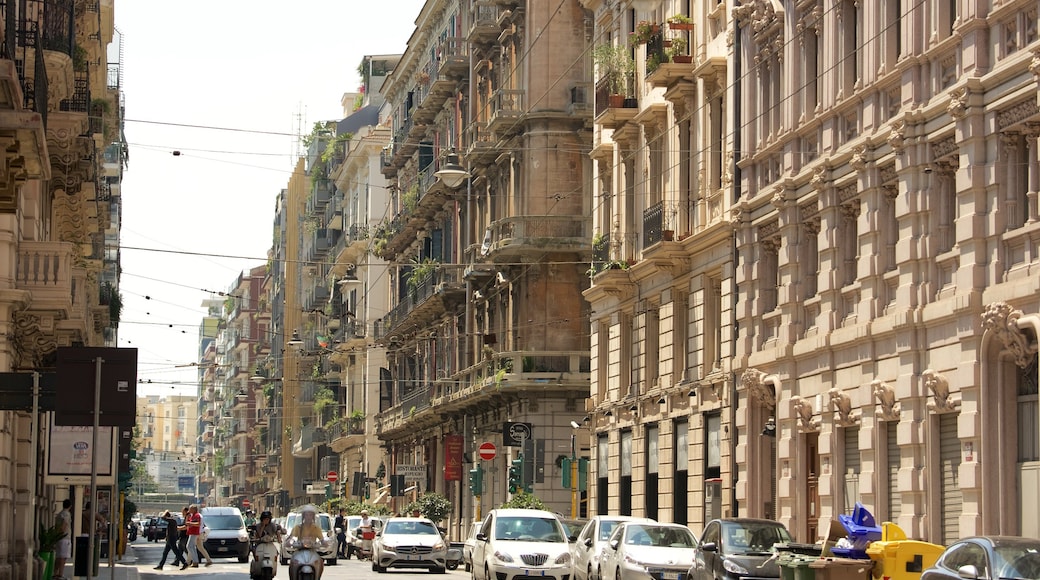 Bari featuring heritage architecture and street scenes