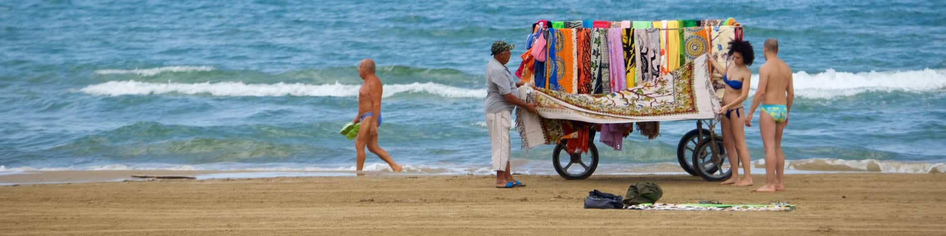 Vieste mit einem allgemeine Küstenansicht und Strand