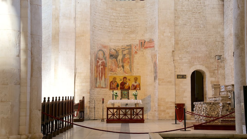 Basilica of San Nicola which includes a church or cathedral, interior views and heritage architecture