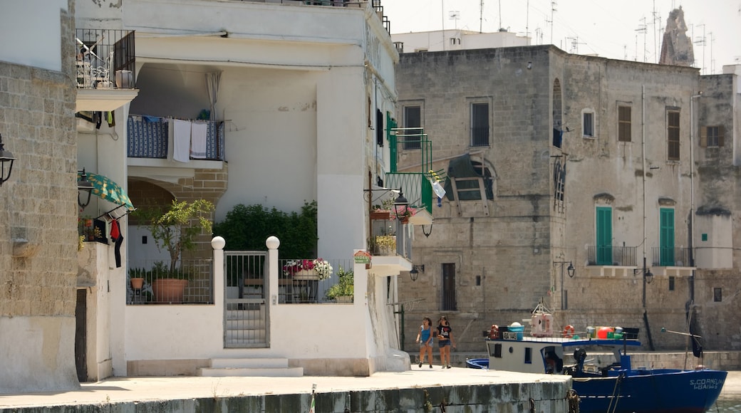 Monopoli toont een stad en historische architectuur