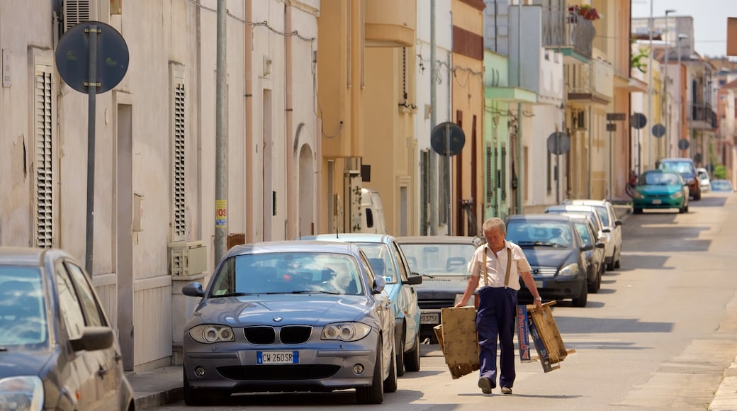 Manduria showing street scenes as well as an individual male