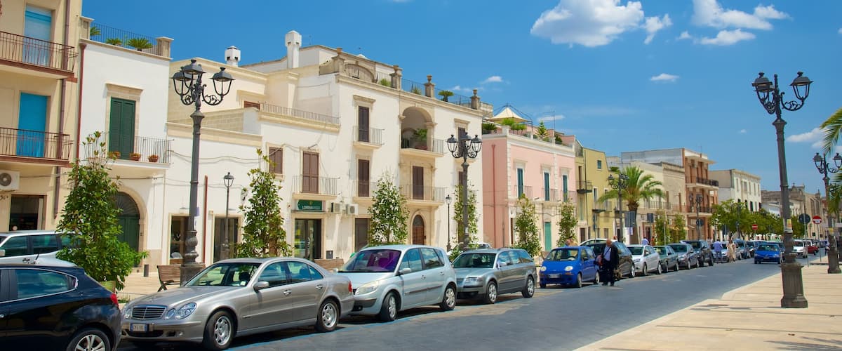 Manduria featuring heritage architecture and street scenes