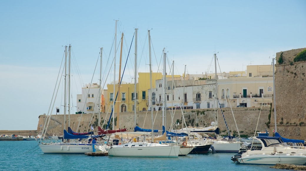 Haven van Gallipoli toont algemene kustgezichten en een baai of haven