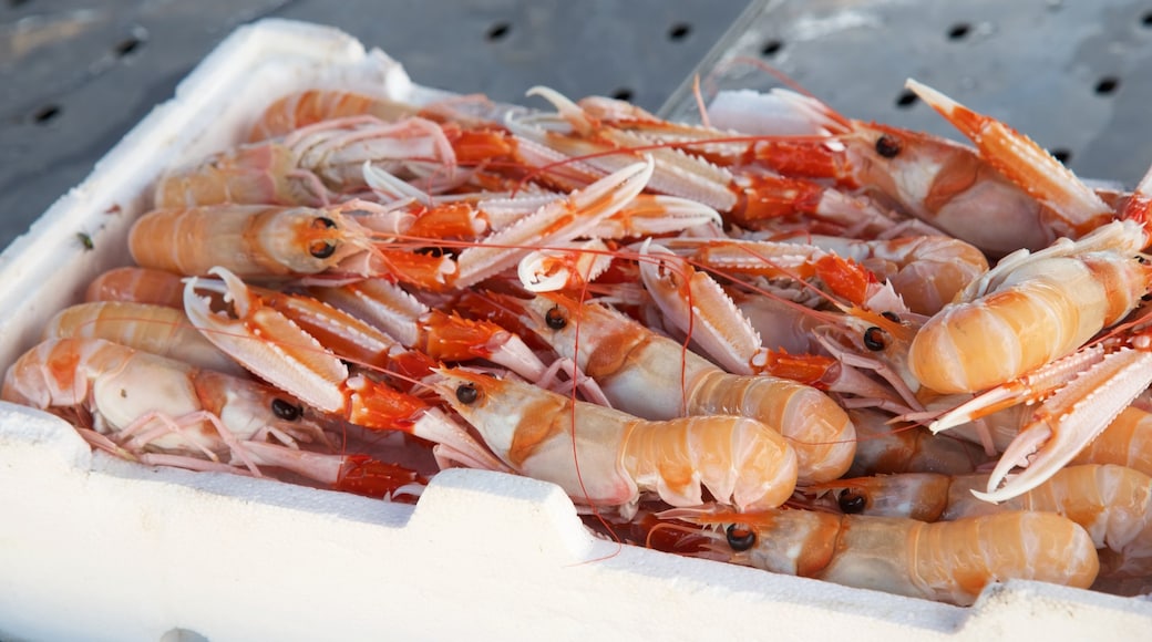 Lecce which includes food