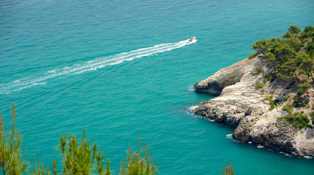 Gargano Peninsula mostrando litoral rochoso