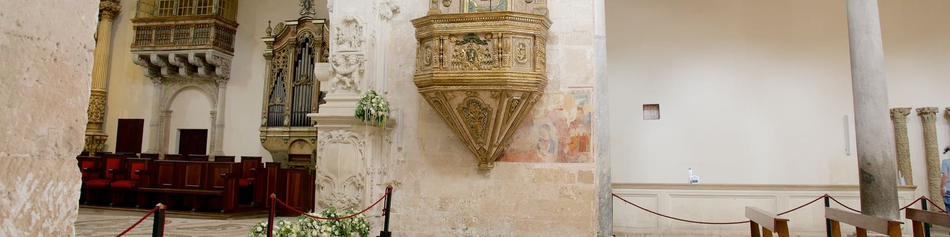 Kathedrale von Otranto das einen historische Architektur, Kirche oder Kathedrale und religiöse Elemente