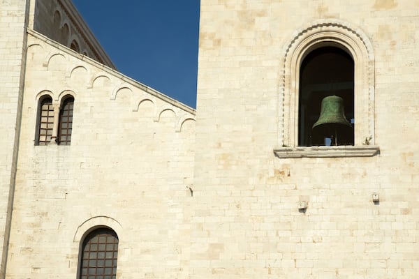 Basilique de San Nicola montrant éléments religieux, église ou cathédrale et patrimoine architectural