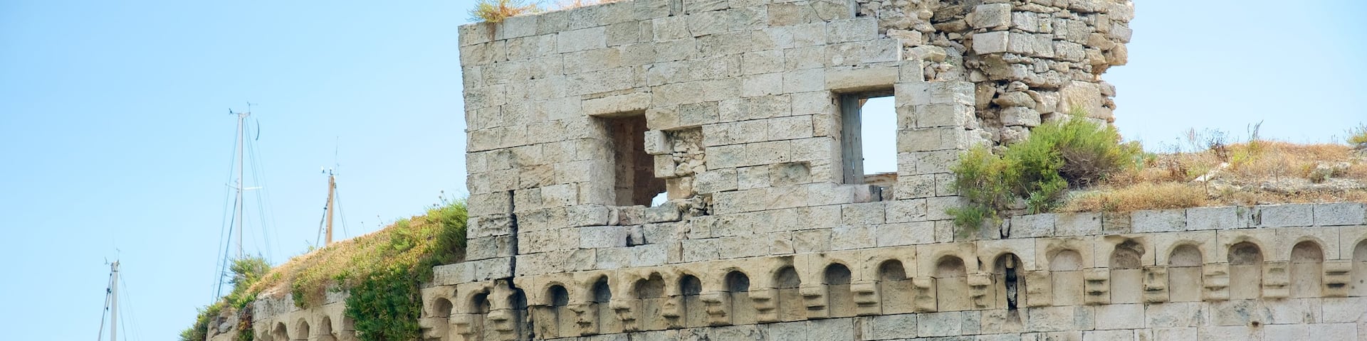 Gallipoli Castle featuring heritage architecture, chateau or palace and general coastal views