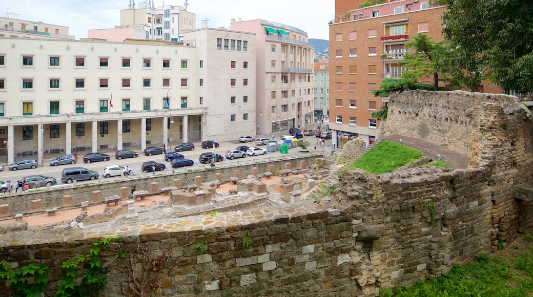 Teatro Romano mostrando ruínas de edifício