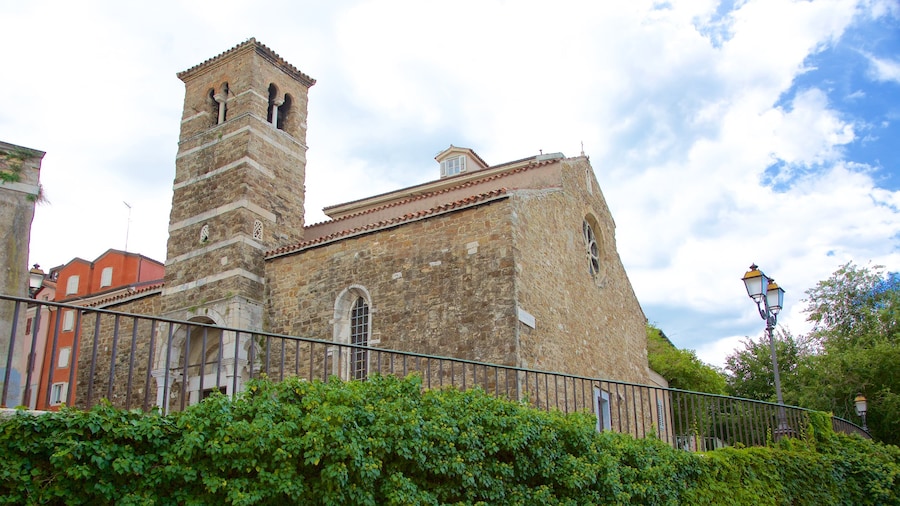 Basilica Paleocristiana som omfatter historiske bygningsværker