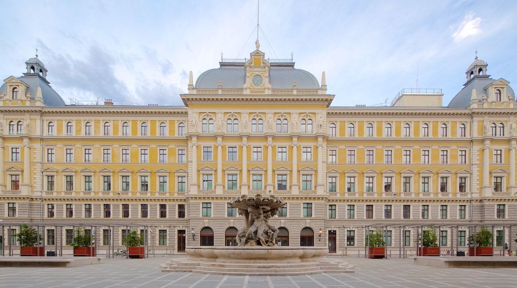 Trieste showing heritage architecture, an administrative buidling and a square or plaza