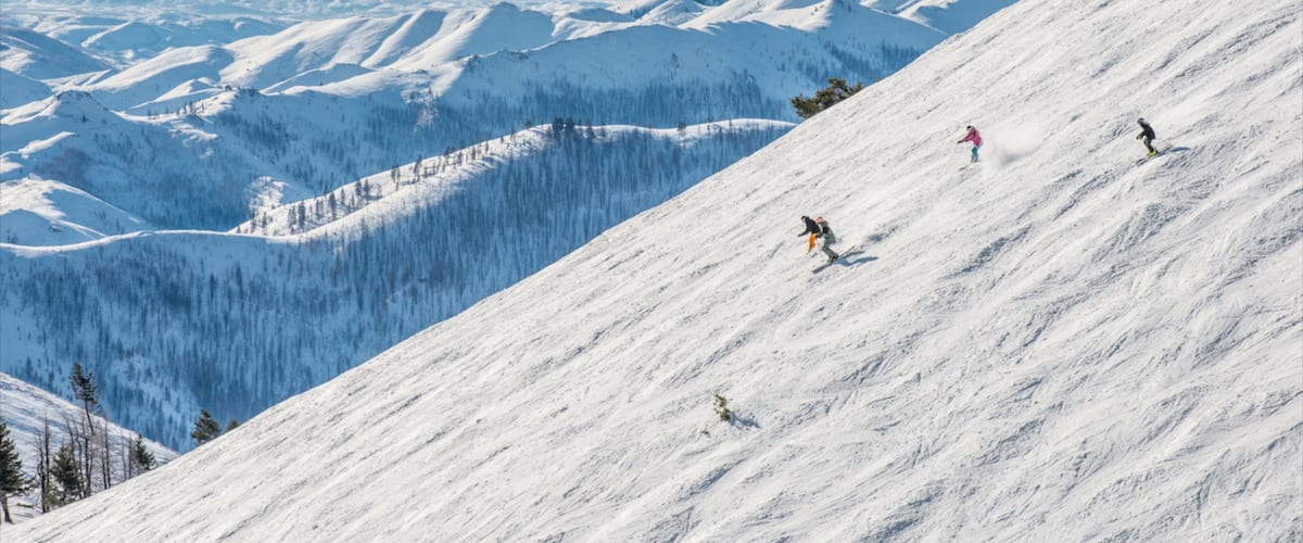 Sun Valley Ski Resort which includes mountains, snow skiing and snow