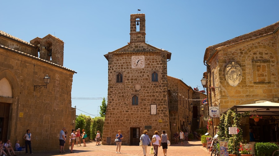 Sovana som visar historisk arkitektur