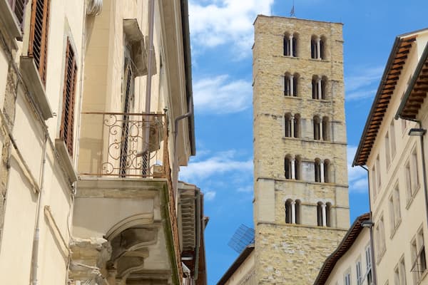 Church of Santa Maria della Pieve welches beinhaltet historische Architektur