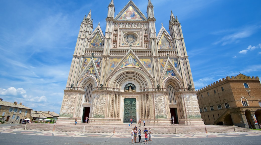 Duomo di Orvieto which includes heritage architecture, religious elements and a church or cathedral