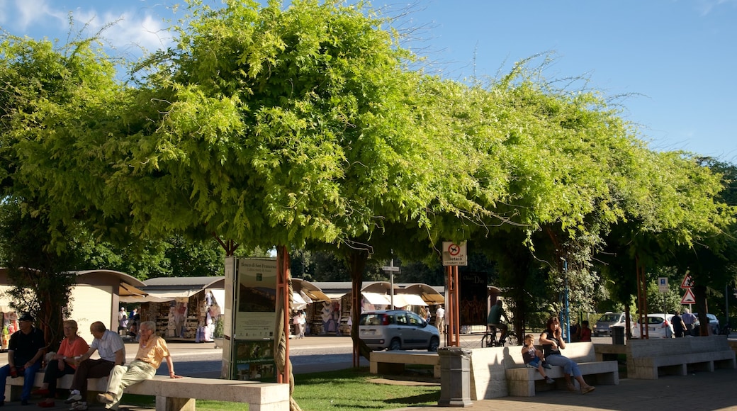 Santa Maria degli Angeli presenterar en park