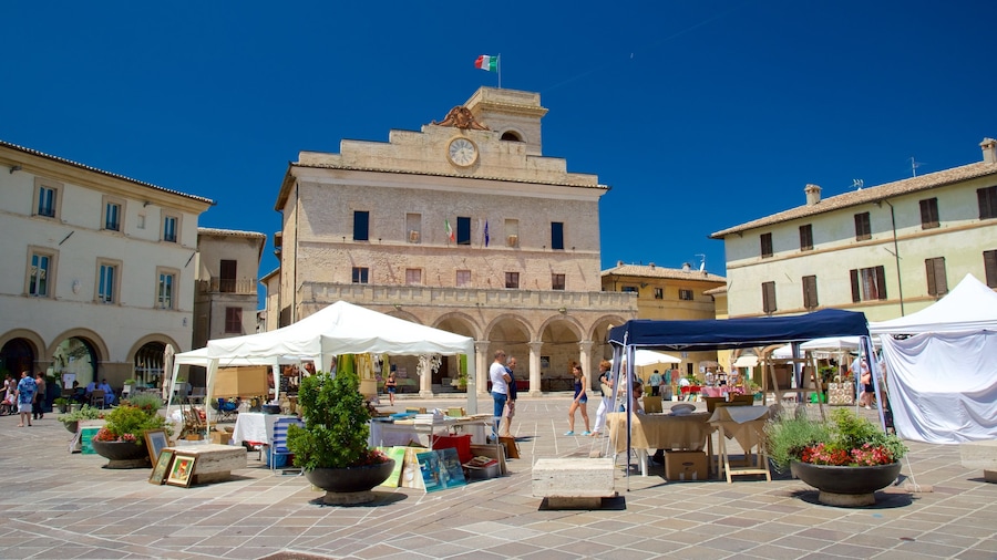 Montefalco inclusief een plein en markten