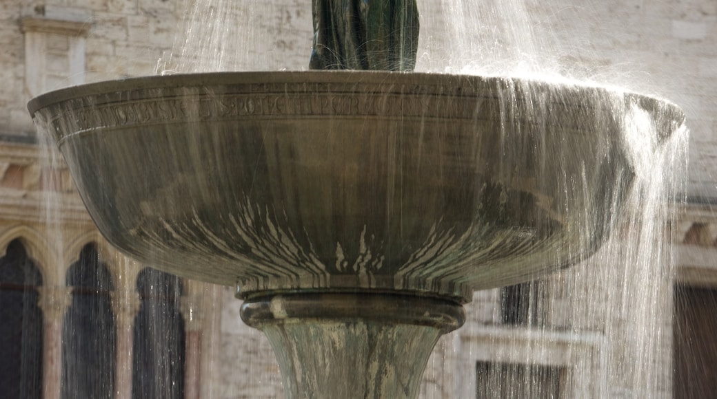 Fontana Maggiore das einen Springbrunnen