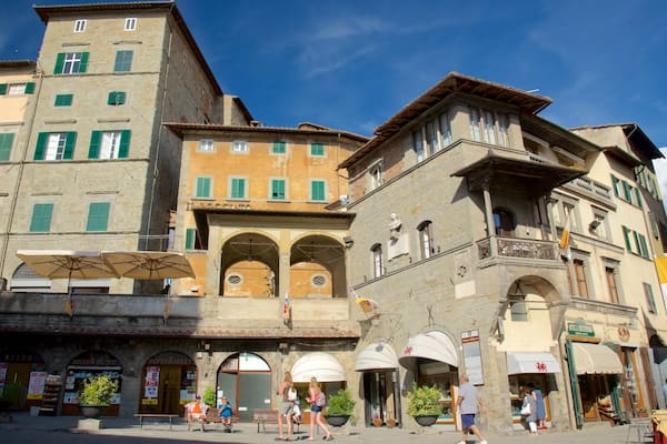 Cortona welches beinhaltet historische Architektur