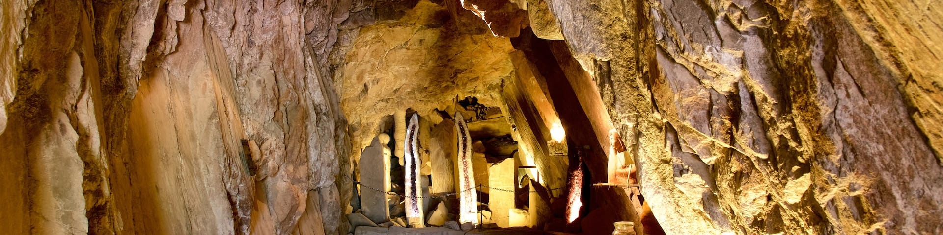 Messner Mountain Museum qui includes grottes et patrimoine historique