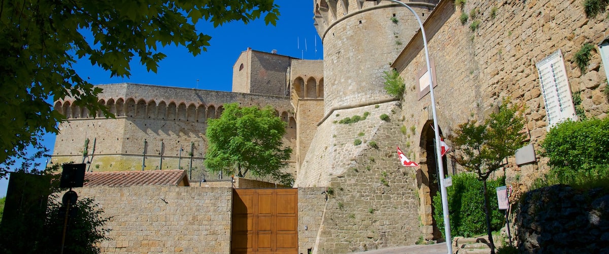 Forteresse médicéenne montrant patrimoine historique