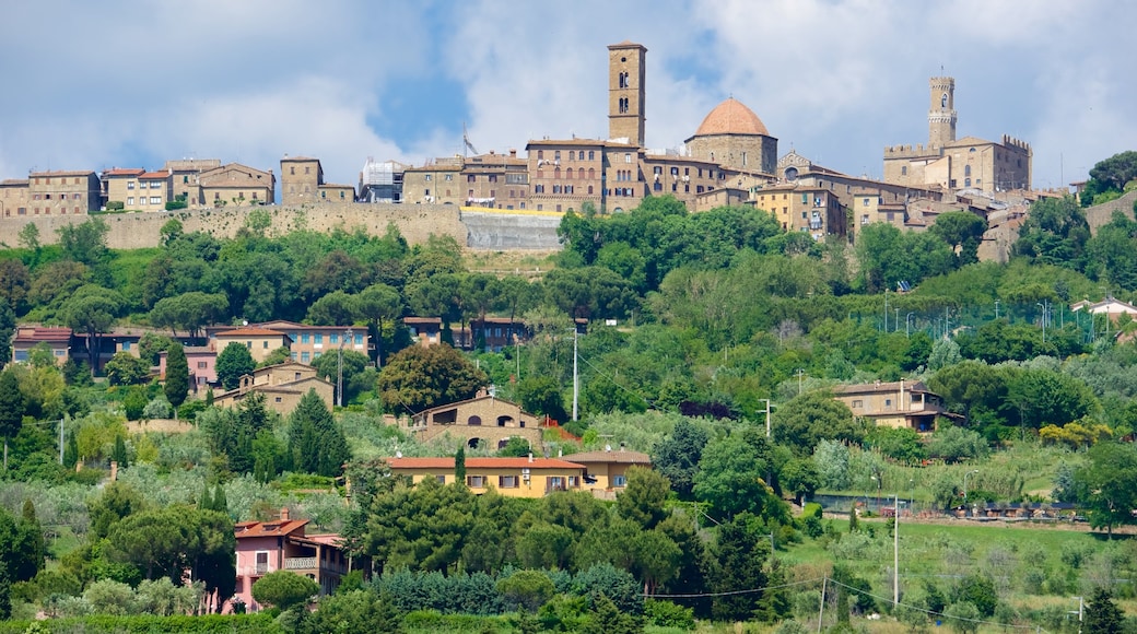 Volterra cho thấy di sản và thị trấn nhỏ