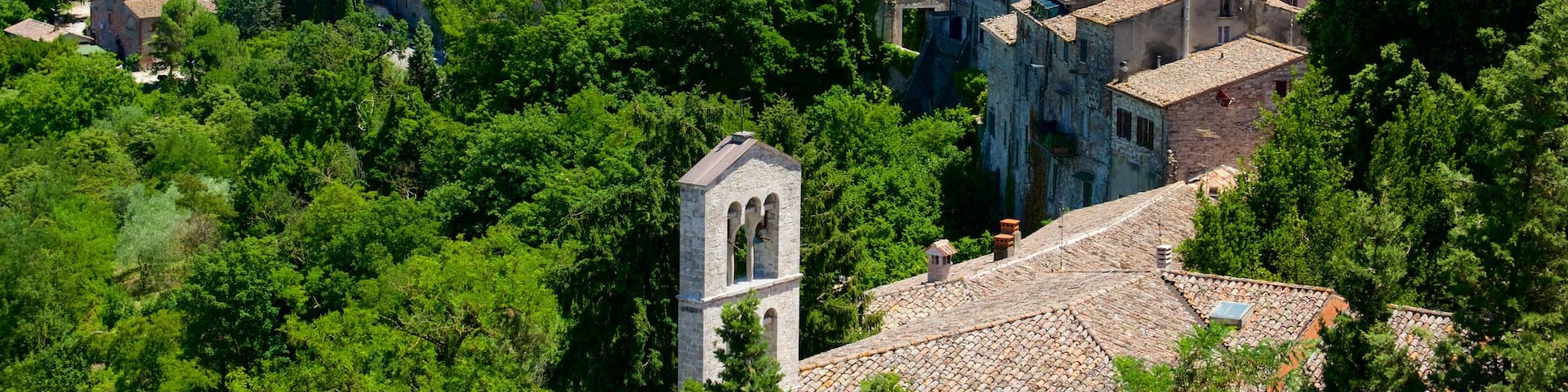 Todi featuring a small town or village and landscape views