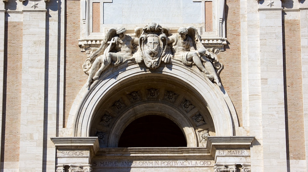 Santa Maria degli Angeli inclusief historische architectuur, een kerk of kathedraal en religieuze elementen