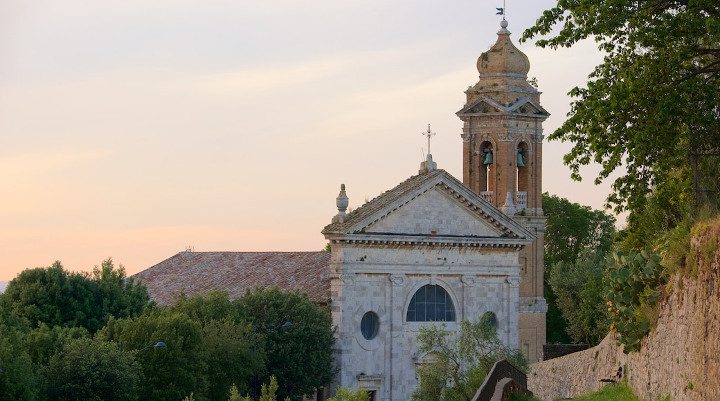 Montalcino showing heritage architecture and a church or cathedral