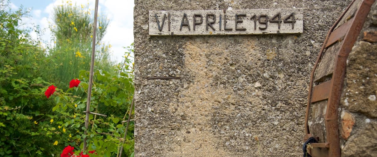 Monticchiello showing signage