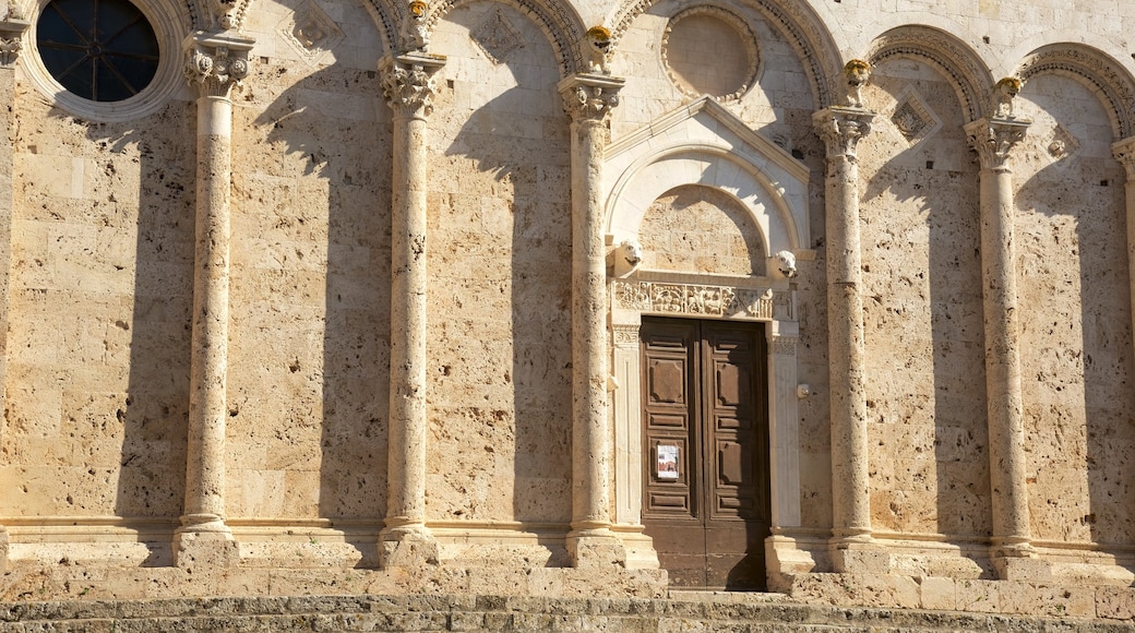 Massa Marittima toont historische architectuur