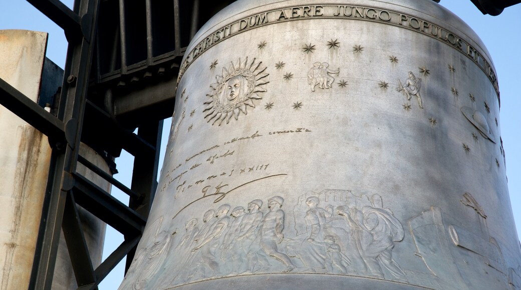 Rovereto showing heritage elements, military items and heritage architecture