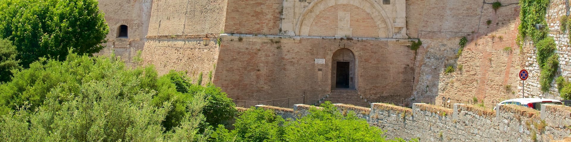 Rocca Paolina showing heritage architecture