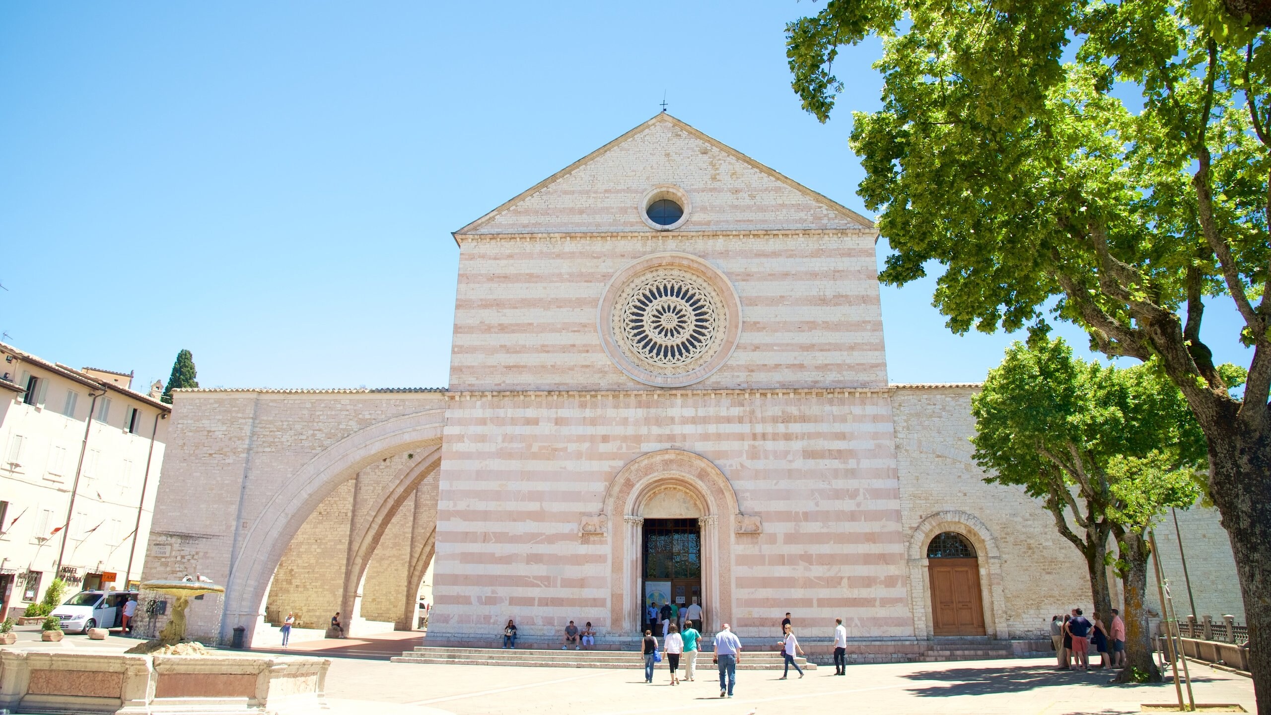 Basilica Di Santa Chiara Assisi Italy Hours Address