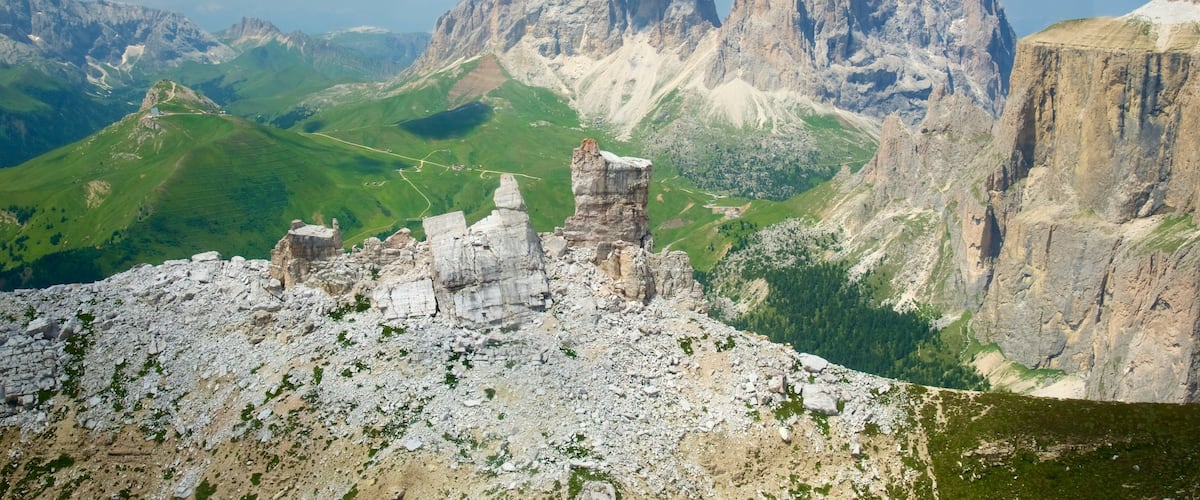 Trentino que inclui montanhas
