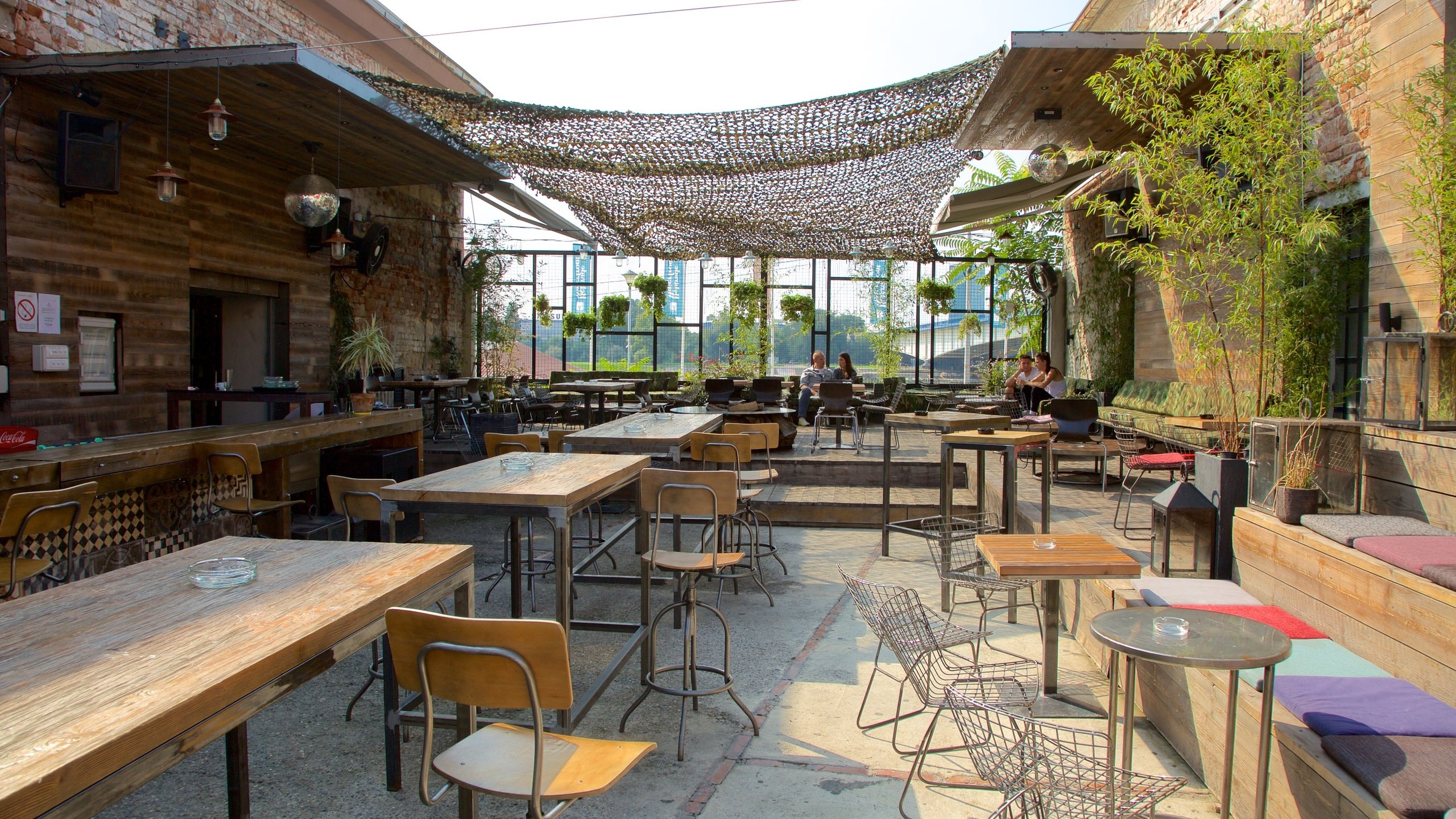 Belgrade which includes cafe scenes and outdoor eating