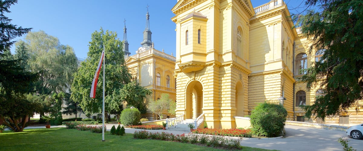 Sremski Karlovci que incluye patrimonio de arquitectura y un jardín