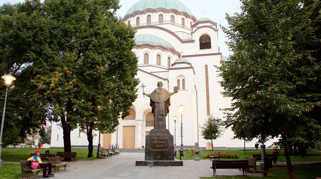 Cathedral of Saint Sava welches beinhaltet religiöse Aspekte, Statue oder Skulptur und Park