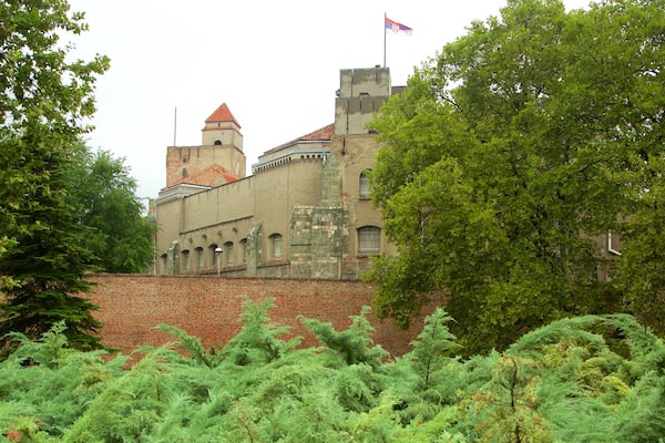 Kalemegdan Park som visar chateau eller palats och en park