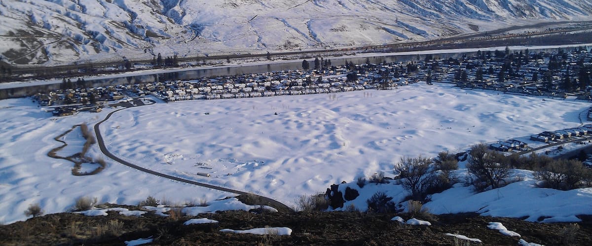 Kamloops showing mountains and snow