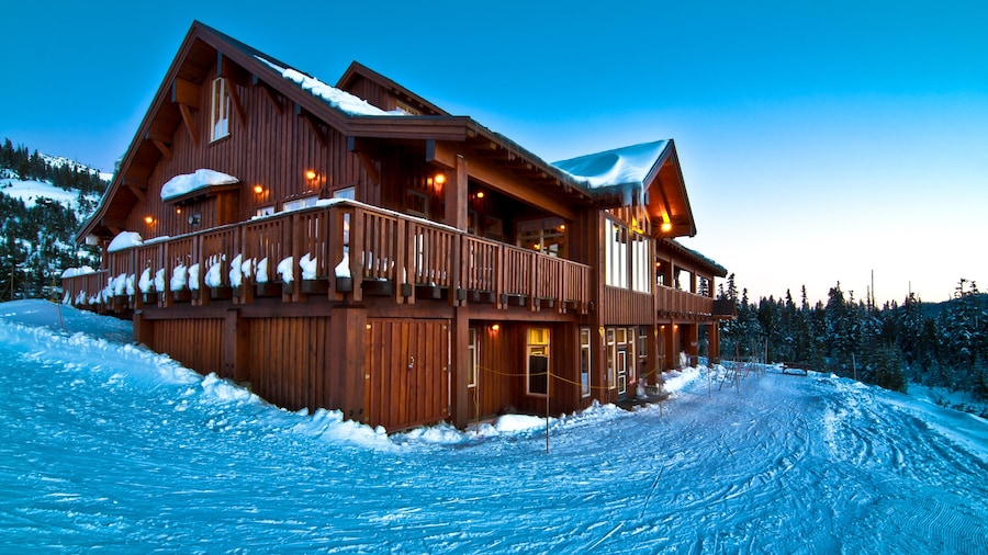 Mount Washington Alpine Resort qui includes neige et hĂŽtel ou complexe de luxe